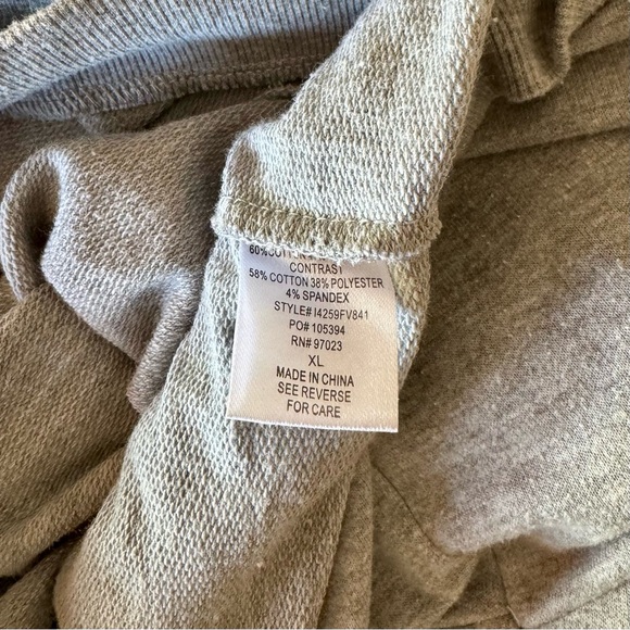 Heather gray Rebellious One cropped sweatshirt JUNIORS L-XL - Picture 9 of 12